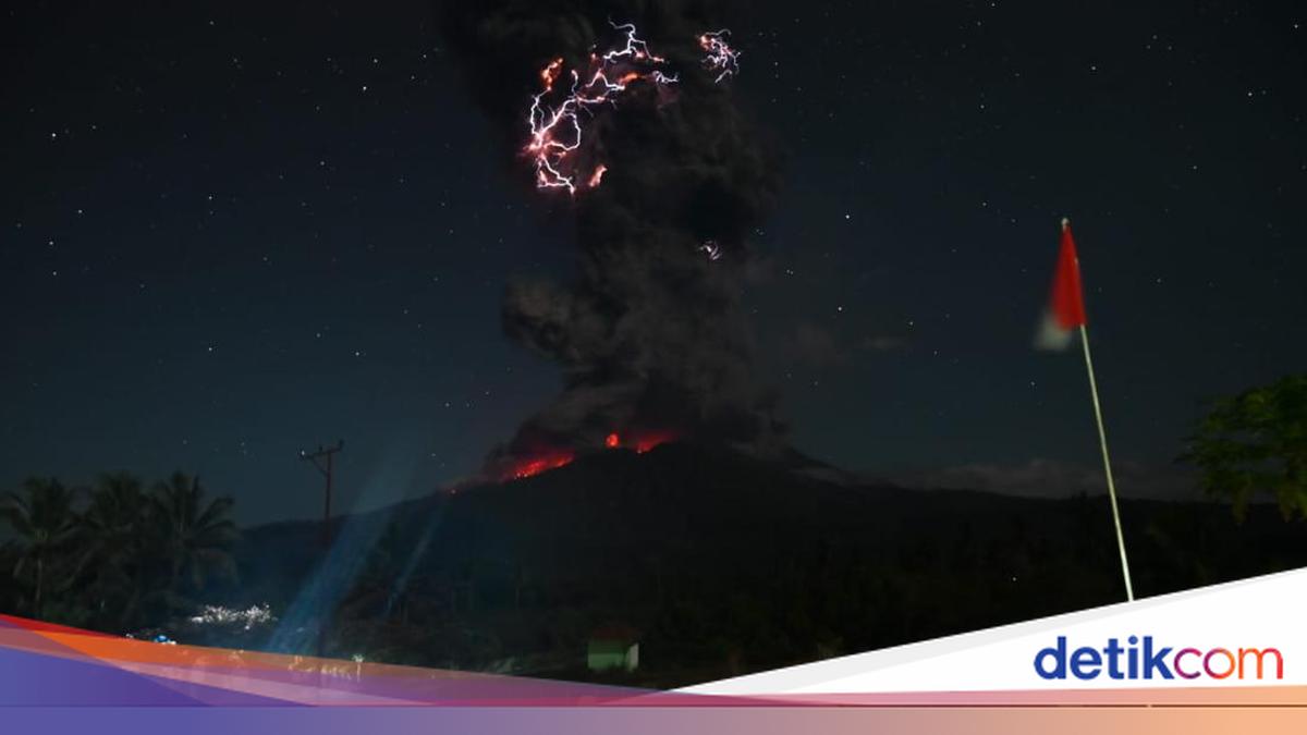 Gunung Lewotobi Laki-laki Erupsi, Tinggi Letusan Capai 300 Meter