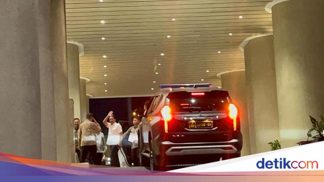 Menkum Sambangi Kejaksaan Agung, Antar Keppres Abolisi Tom Lembong?