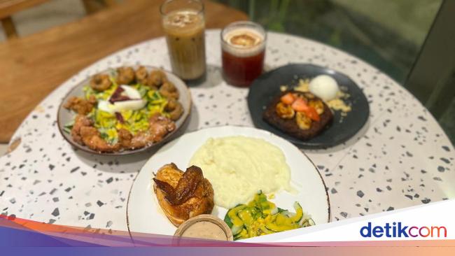 Mewatu: Ada Roasted Chicken dan Banana Bread Enak di Kafe Galeri Batu