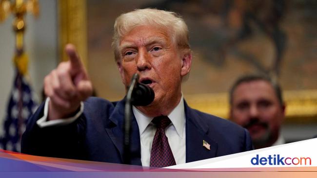 Ribut dengan Eks Presiden Rusia, Trump Kerahkan 2 Kapal Selam Nuklir!