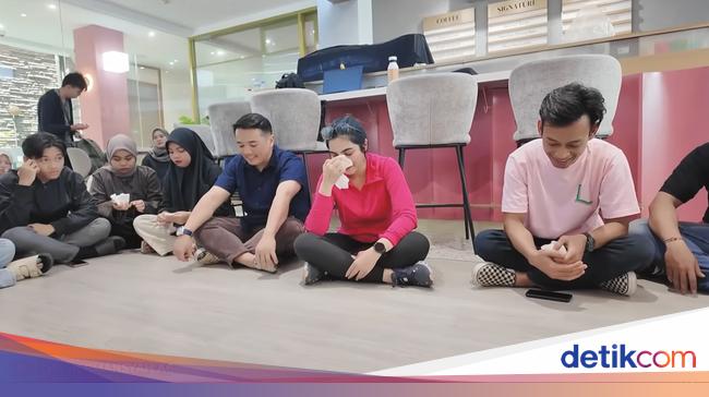 Tangis Ashanty kala Tutup Lumiere, Sebut Bisnisnya Kue Artis yang Masih Laku