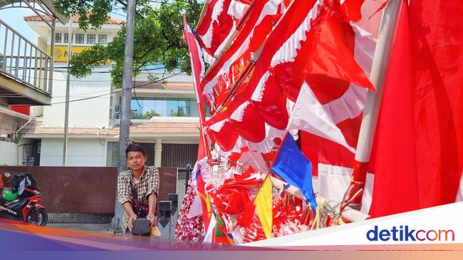 Cerita Pedagang Bendera di Jaktim Pernah Dapat Order 5 Meter: 3 Hari Baru Jadi