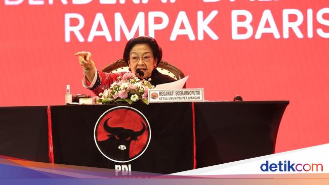 Sambil Terisak Megawati Resmi Tutup Kongres ke-6 PDIP di Nusa Dua Bali