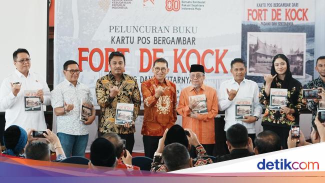 Menbud Rilis Buku 'Kartu Pos Bergambar Fort De Kock, Padang &amp; Sekitarnya'