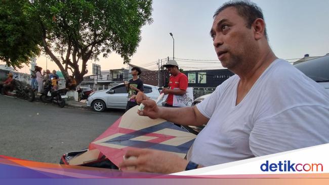 Cerita Pria Paruh Baya Asal Bandung Stok 150 Layangan Diadu di BKT Jaktim