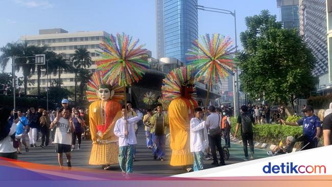 Warga Puji Parade Budaya JWFF di CFD Bundaran HI: Edukatif dan Menghibur