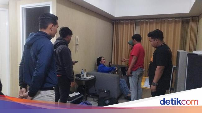 Wanita Tenteng Tas Hermes Pindah ke Apartemen Usai Curi Berlian di Mal Jakut