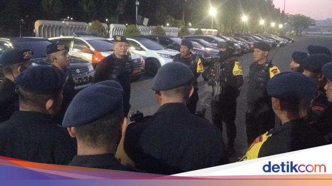 Brimob Polda Metro Bantu Amankan Aksi Bela Palestina, Pastikan Kondusif