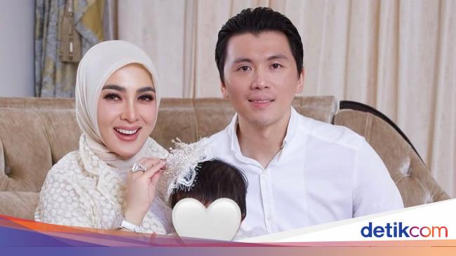 Perayaan Ulang Tahun Syahrini dan Putri di Indonesia