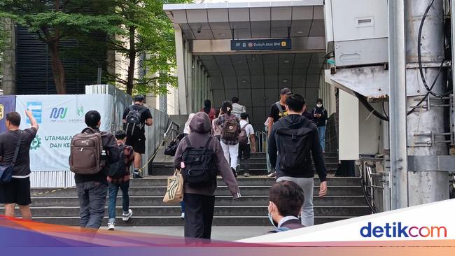 Karyawan Jakarta Tercekik Ongkos: Gaji Habis buat Pulang Pergi!