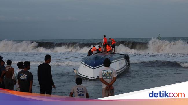 Kapal Cepat Terbalik Saat Berlabuh di Sanur Bali, 2 WN China Tewas