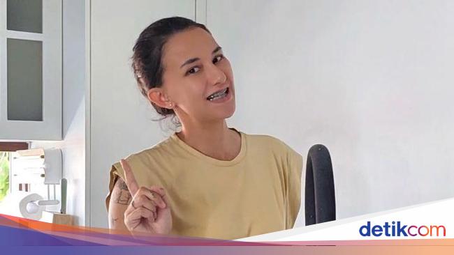 Alasan Dahlia Poland Belum Mau Balik Main Sinetron