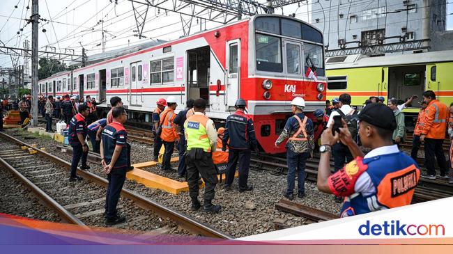 KAI Investigasi Penyebab KRL Anjlok di Stasiun Jakarta Kota