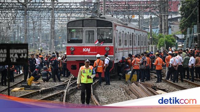 KAI Pastikan Tak Ada Penumpang Terluka Imbas KRL Bogor-Jakarta Anjlok