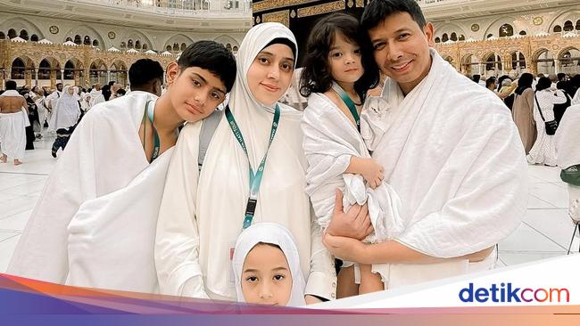 Fairuz dan Sonny Septian Boyong 2 Pengasuh Anak Umrah, Selipkan Doa Mulia