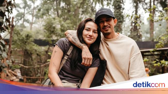 Blak-blakan Pihak Dahlia Poland soal Gugatan Cerai Terhadap Fandy Christian
