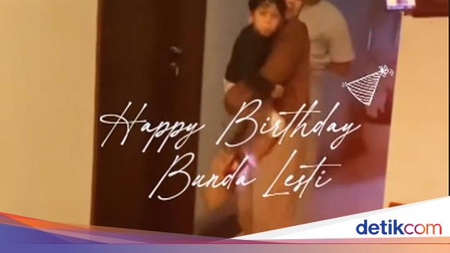 Lesti Kejora Ultah ke-26, Dapat Kejutan Kue hingga Tumpeng