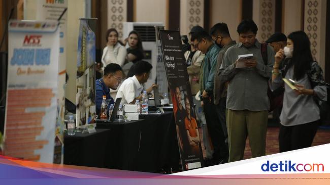 Ribuan Pencari Kerja Serbu Job Fair di SMESCO