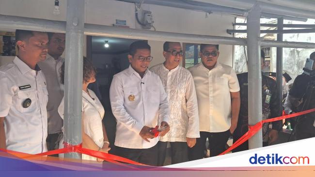 Gubernur Banten Serahkan Hasil Renovasi Rumah Tak Layak Huni di Tangerang