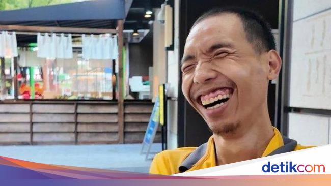 Gigih! Disabilitas Pengantar Makanan Ini Jalan Kaki hingga 300 Kilometer