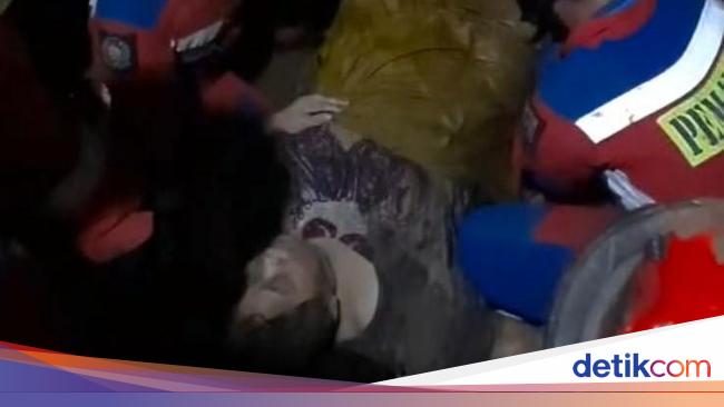 Lansia Terperosok ke Septic Tank di Jaktim, Evakuasi Makan Waktu 2 Jam