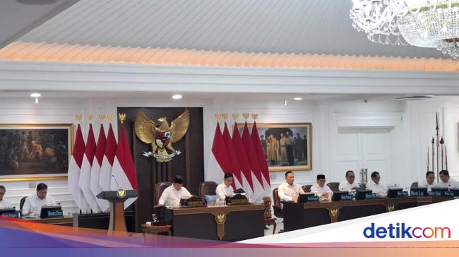 Prabowo Puji Kinerja Para Menteri: 10 Bulan Penuh Kerja dan Prestasi