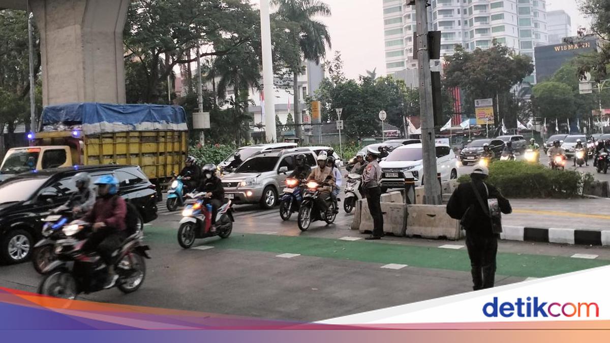 Sejumlah Titik di Jalan Arteri Jakarta Padat Pagi Ini