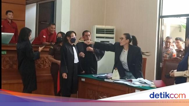 Nikita Mirzani Ngamuk Lagi di Sidang Melawan Reza Gladys