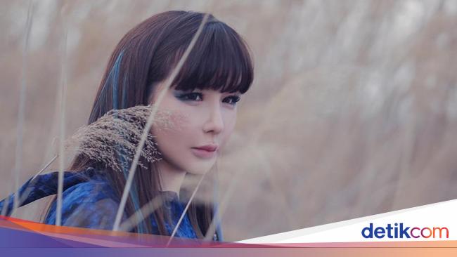 Park Bom Lagi Gak Baik-baik Aja