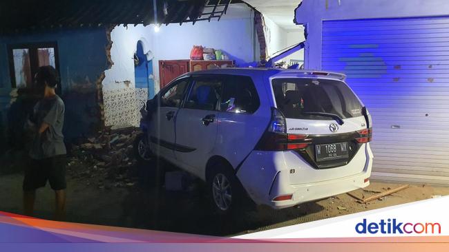 Avanza Tabrak Pemotor hingga Tewas di Pasuruan, Sopirnya Masih 15 Tahun