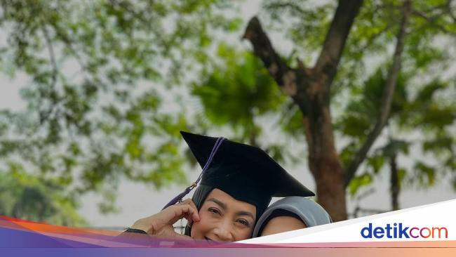 Kompaknya Desy Ratnasari Saat Makan Bareng Ruben Onsu dan Raffi Ahmad