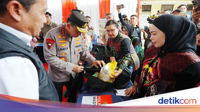 Kapolri Tinjau GPM di Kalbar, 310,25 Ton Beras SPHP Telah Polri Distribusikan