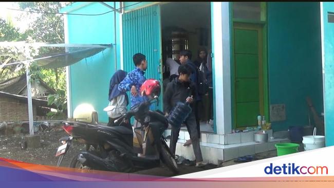 Kesaksian Mahasiswa KKN, Motornya Hilang Usai Kantor Desa di Lumajang Dibobol