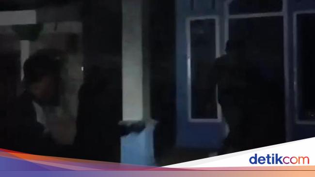 Rumah Terduga Pembunuh Bocah 7 Tahun di Pasuruan Dirusak Warga