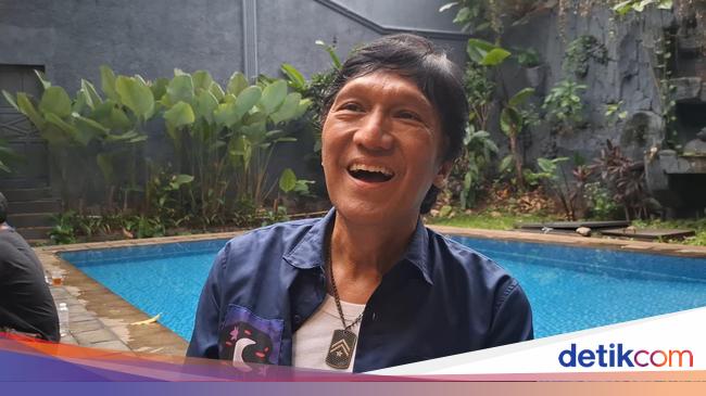 Ikang Fawzi Bebaskan Semua Orang Membawakan Lagu-lagunya