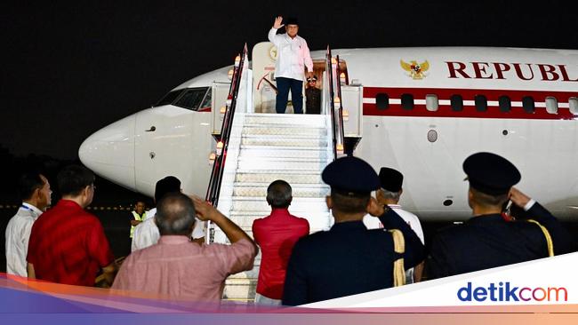 Prabowo Pulang ke Indonesia Usai Hadiri Parade Hari Nasional Singapura