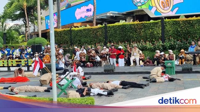 Ada Aksi Teatrikal Perang di CFD Jakarta, Kenang Sosok Slamet Riyadi