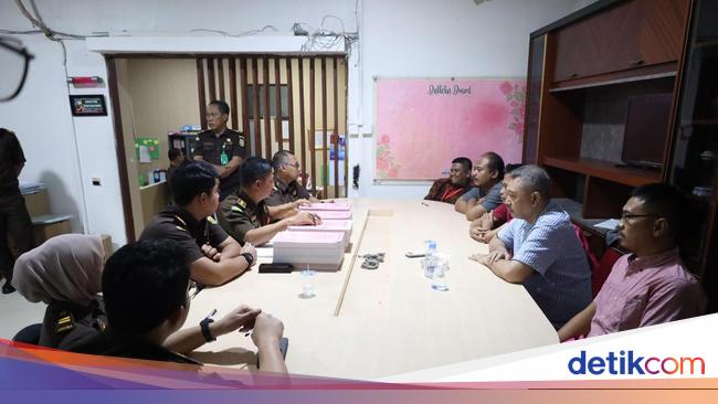 4 Tersangka Kasus Korupsi Pengelolaan Sampah di Tangsel Segera Disidang