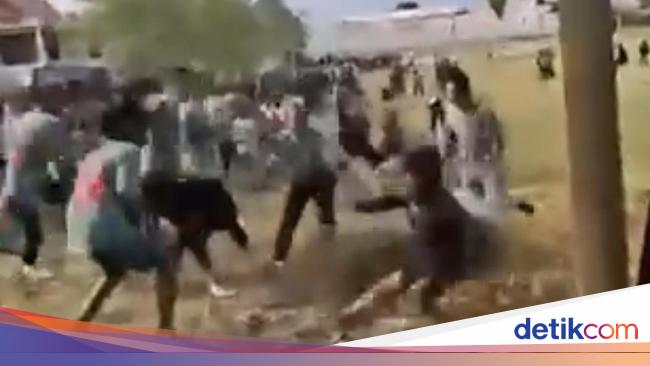 Gerak Jalan di Gresik Tiba-tiba Jadi Tawuran sampai Kaca Gedung Sekolah Pecah