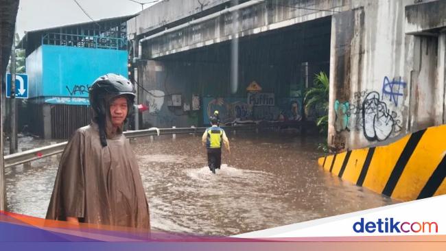 Titik Banjir di Pesanggrahan Jaksel: Kolong Tol Saidi-Jalan Bintaro Permai