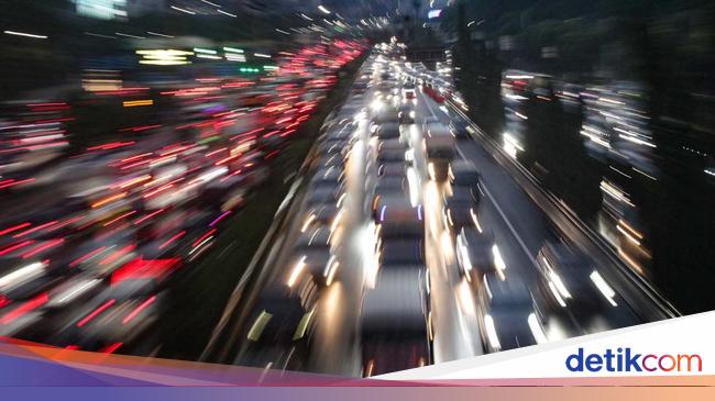 Titik Macet di Tol Dalkot Malam Ini: Kuningan-Senayan, Simpang Pluit-Kapuk