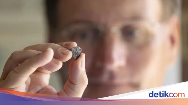 Meteorit yang Tembus Atap Rumah Warga Ternyata Lebih Tua dari Bumi