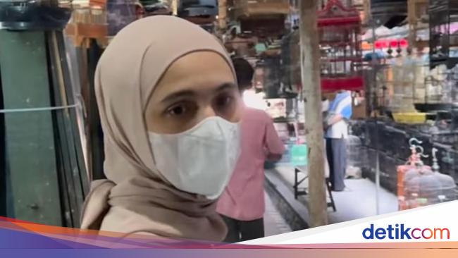 Agak Laen! Nycta Gina Hadiahkan Rizky Kinos Burung di Ultah ke-10 Pernikahan