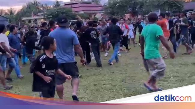 Turnamen Sepakbola HUT RI di Mamuju Ricuh Usai Adu Penalti, Ada yang Ditikam