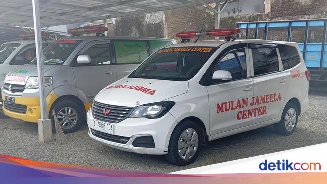 Ambulans Mulan Jameela Siaga Layani Warga Antar Pasien-Tanggap Bencana