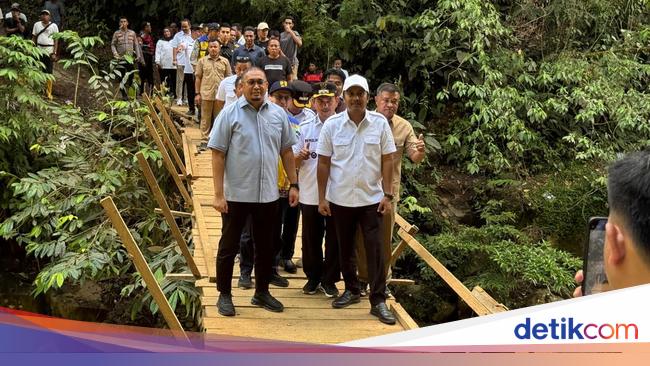 Andre Rosiade: Pemerintah Prabowo Akan Bangun Jembatan-Jalan Rusak di Pasaman
