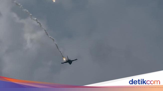Atraksi Jet Tempur F-16 dan Helikopter Warnai Gladi HUT Ke-80 RI di Istana