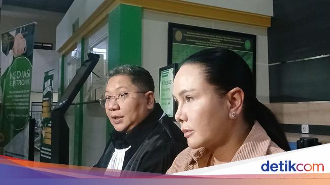 Harapan Pengacara Usai Fitri Salhuteru Jadi Saksi Sidang Vadel Vs Nikita Mirzani