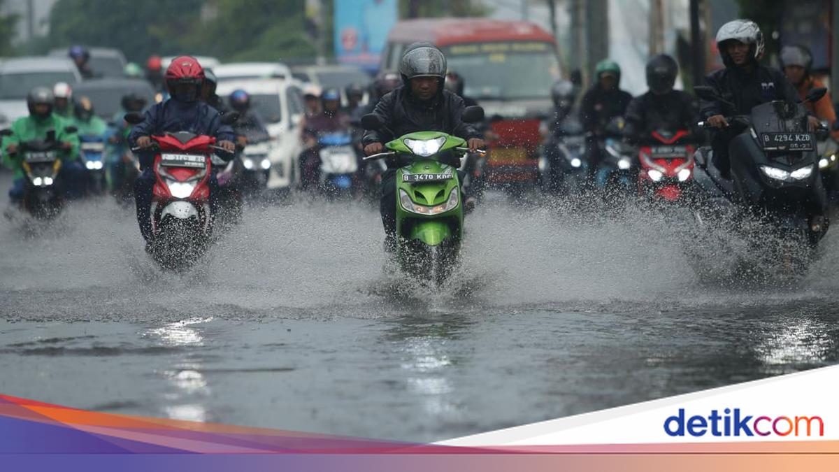 459 Warga Terdampak Akibat Banjir dan Pohon Tumbang di Bogor, 52 Rumah Rusak