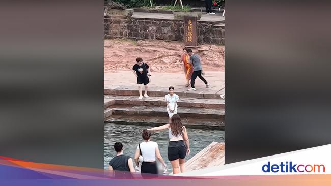 Beruntungnya Bocah Ini, Jatuh ke Sungai Diselamatkan Pelatih Renang